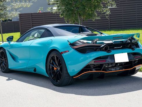 Used 2022 McLaren 720S Spider RWD image 16