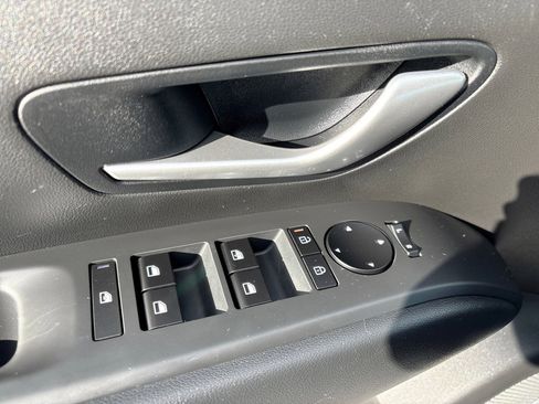 Certified 2025 Hyundai Tucson SE AWD/4WD image 12