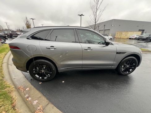 Certified 2025 Jaguar F-PACE R-Dynamic S image 8
