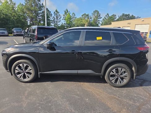 Used 2023 Nissan Rogue SV w/ SV Premium B Package AWD/4WD image 3