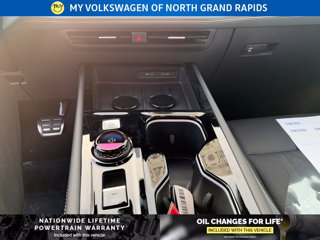 New 2027 Volkswagen Atlas SEL R-Line AWD/4WD image 13