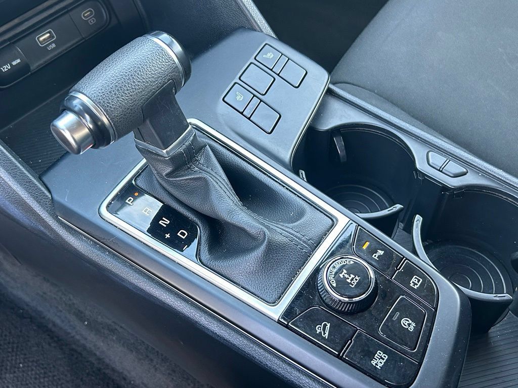 Used 2023 Kia Sportage LX AWD/4WD image 16