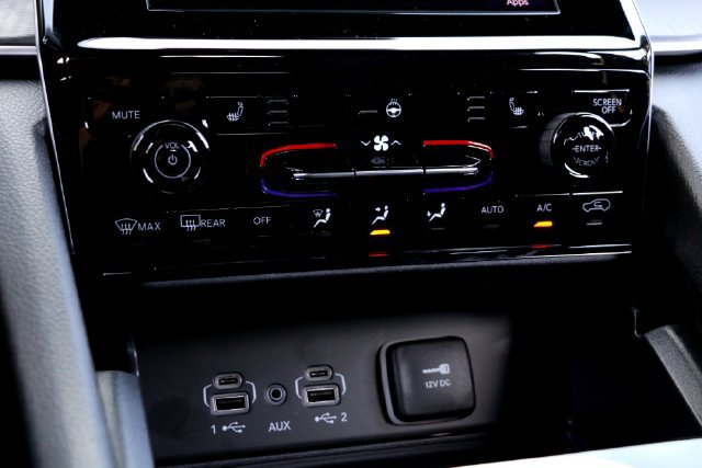 New 2025 Jeep Grand Cherokee Altitude AWD/4WD image 15