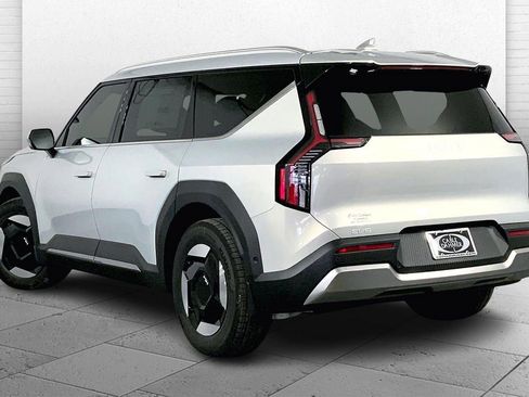 New 2026 Kia EV9 Wind image 3