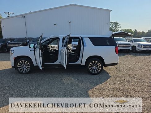 Used 2021 GMC Yukon XL Denali image 44