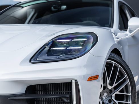 Certified 2026 Porsche Panamera RWD image 17
