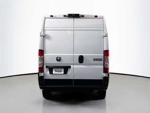 Used 2024 RAM ProMaster 2500 w/ Convenience Group FWD image 6