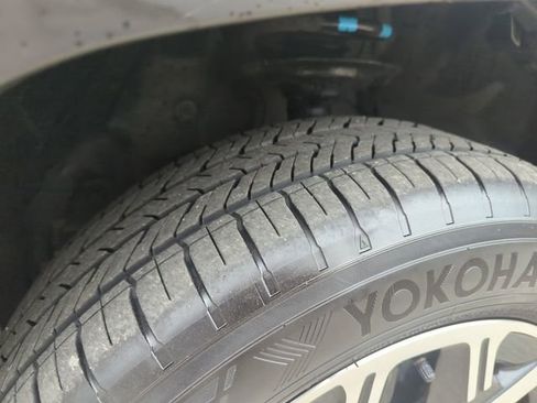 Certified 2025 Subaru Forester AWD/4WD image 33