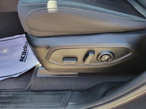 Used 2025 Jeep Grand Cherokee L Laredo RWD image 24