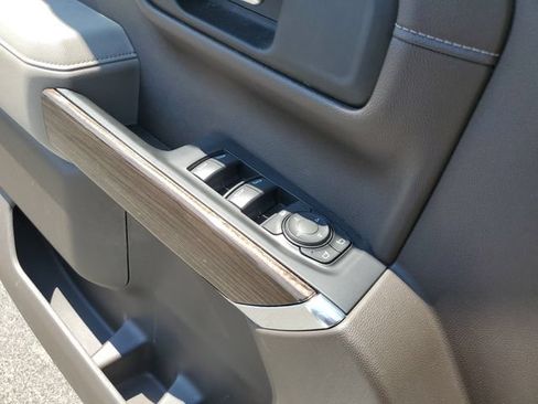 Used 2021 Chevrolet Silverado 1500 LT RWD image 26