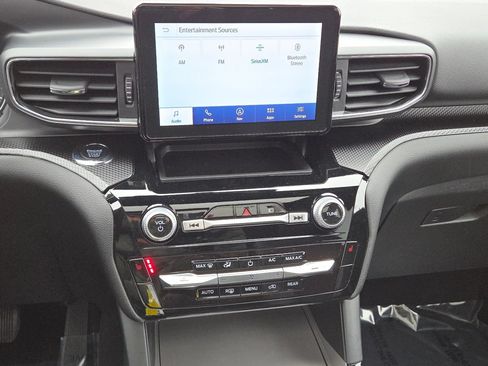 Used 2023 Ford Explorer ST-Line w/ Class IV Trailer Tow Package image 23