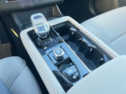 New 2026 Volvo XC90 B6 Plus w/ Protection Package Premier image 22