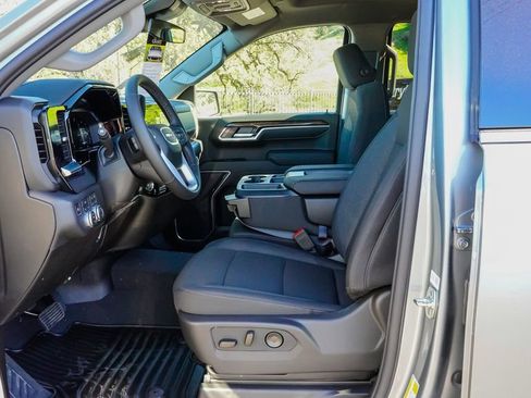 New 2026 GMC Sierra 1500 SLE w/ Preferred Package image 14