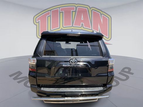Certified 2016 Toyota 4Runner SR5 AWD/4WD image 4