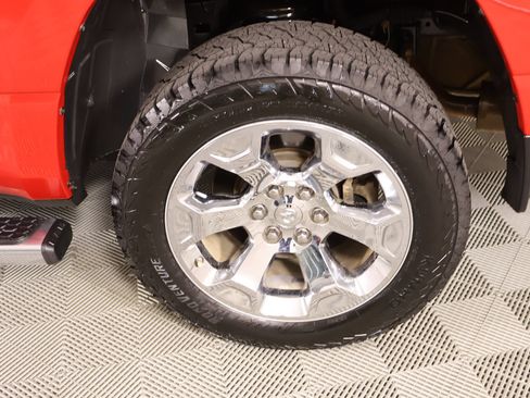 Used 2019 RAM 1500 Big Horn AWD/4WD image 17