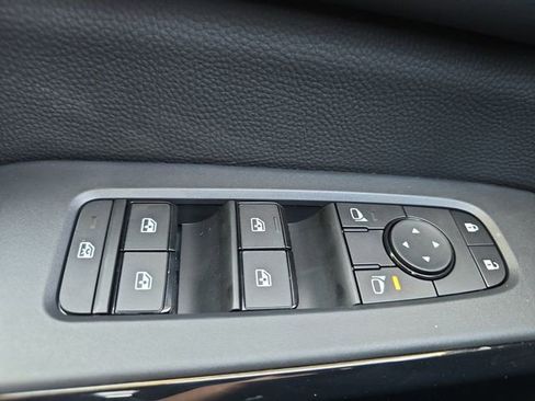 New 2026 Nissan Pathfinder SV image 30