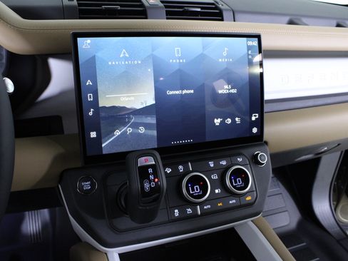 New 2026 Land Rover Defender 110 X-Dynamic SE image 20