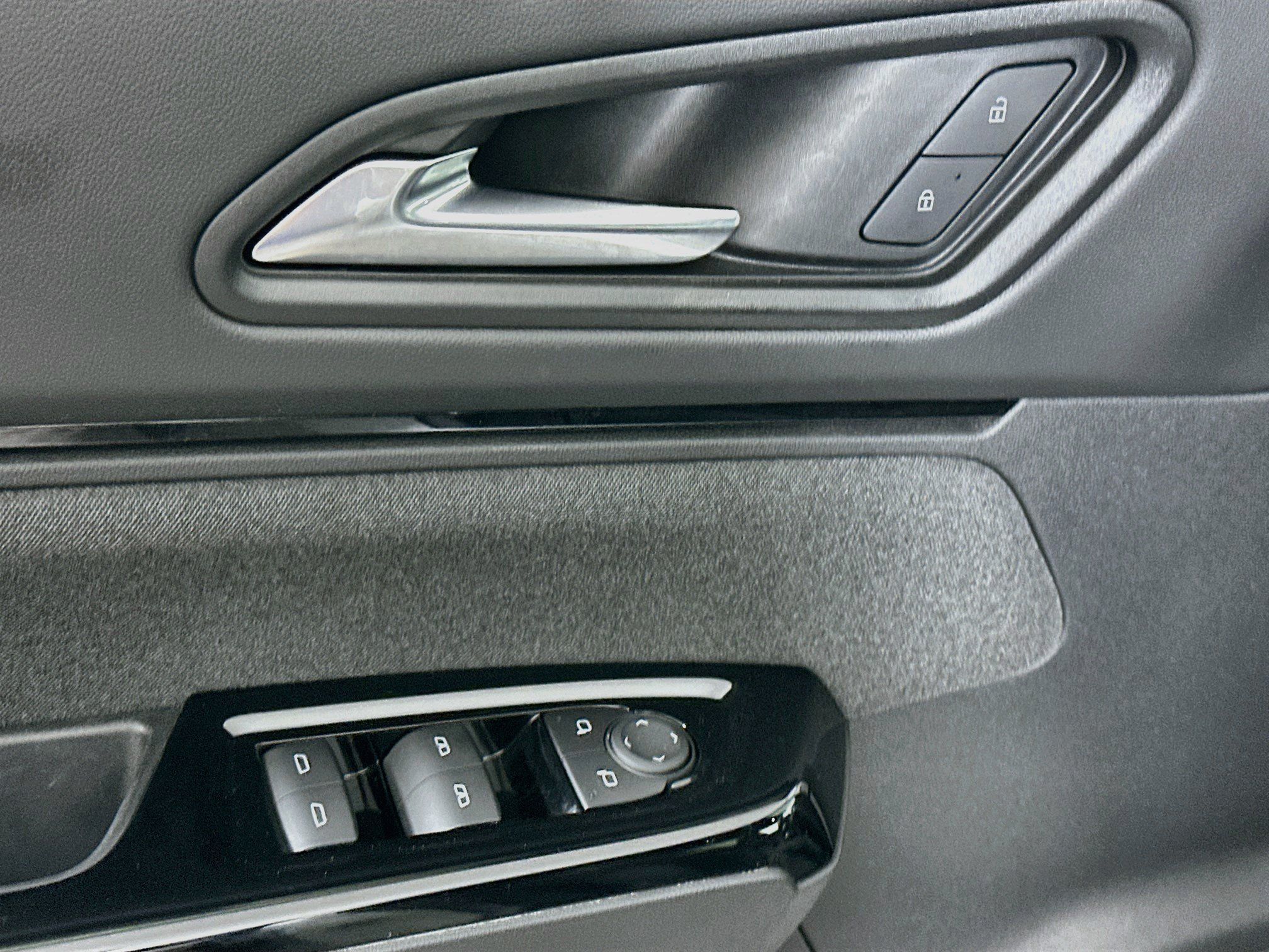 Used 2024 Honda Prologue EX image 15