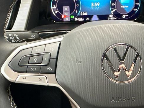Used 2024 Volkswagen Atlas Cross Sport SE w/ Panoramic Sunroof Package AWD/4WD image 11