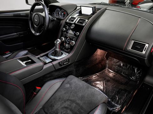 Used 2009 Aston Martin DBS Coupe RWD image 27