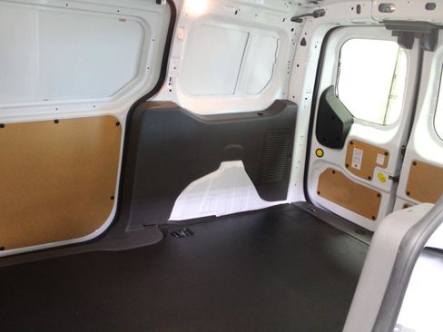 Used 2020 Ford Transit Connect XLT image 18