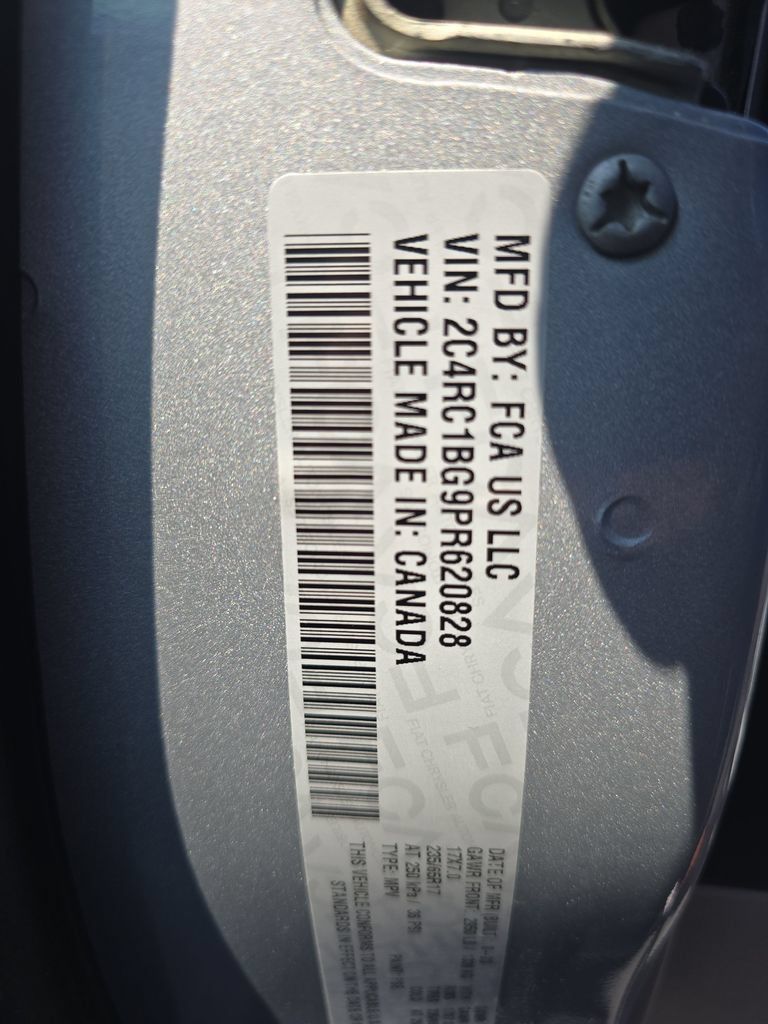 Used 2023 Chrysler Pacifica Touring-L FWD image 24