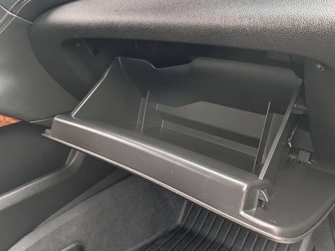 Used 2019 Chevrolet Suburban Premier AWD/4WD image 37