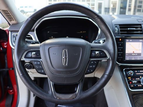 Used 2020 Lincoln Continental w/ Premium Package image 17