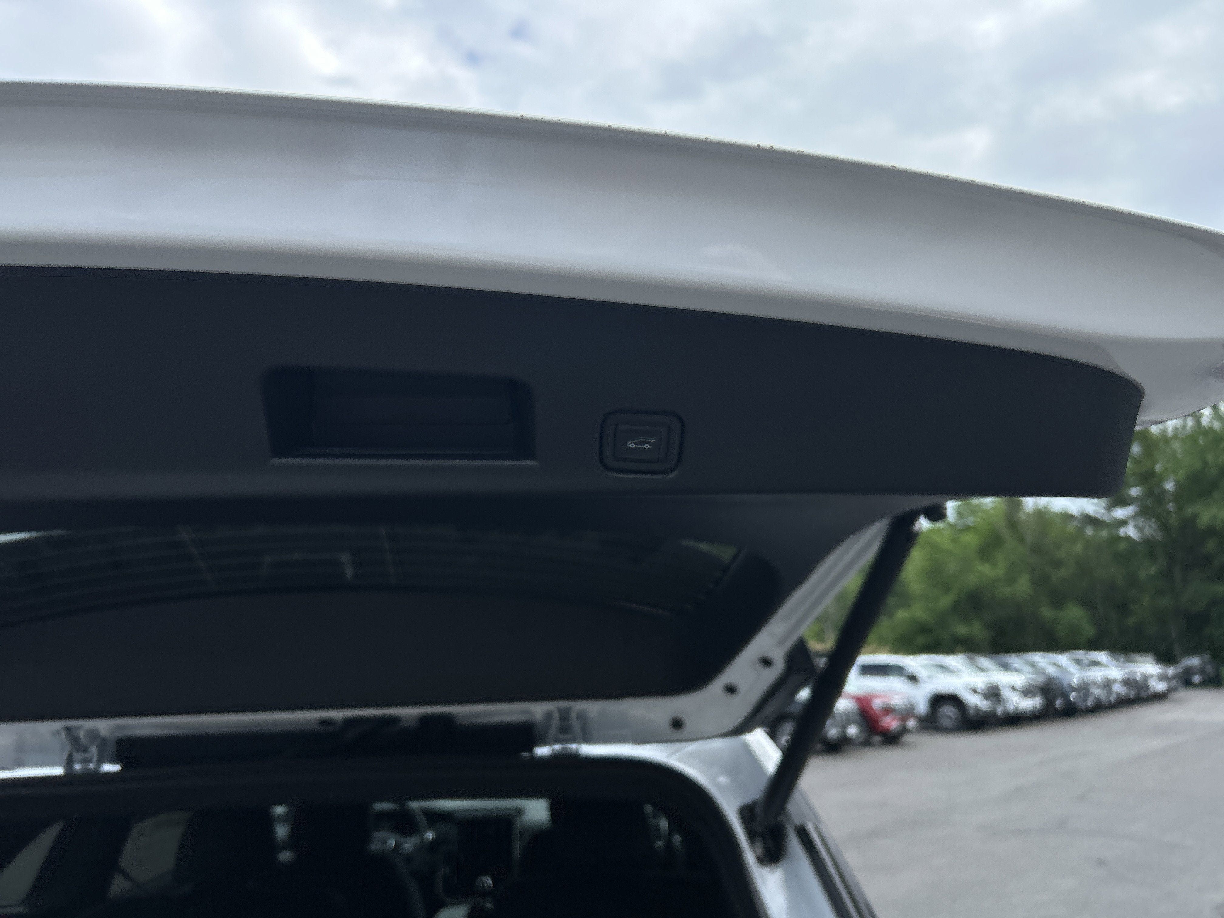 New 2026 GMC Acadia AT4 w/ Luxury Package AWD/4WD image 12