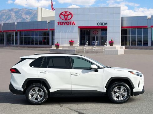 Used 2025 Toyota RAV4 XLE image 3