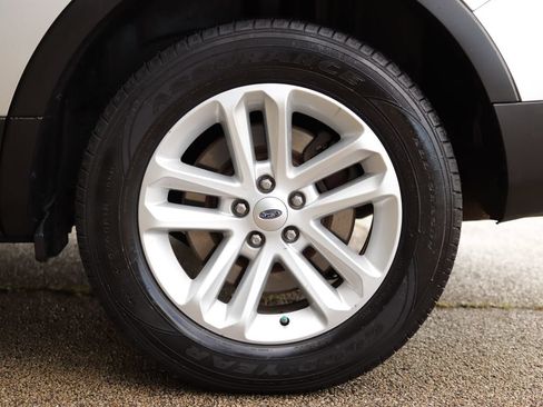 Used 2014 Ford Explorer XLT w/ Equipment Group 202A FWD image 37