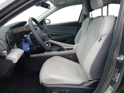 New 2026 Hyundai Elantra Limited FWD image 9