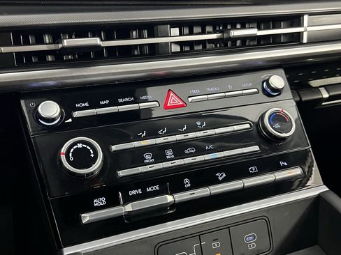 Used 2025 Hyundai Santa Fe SE image 12