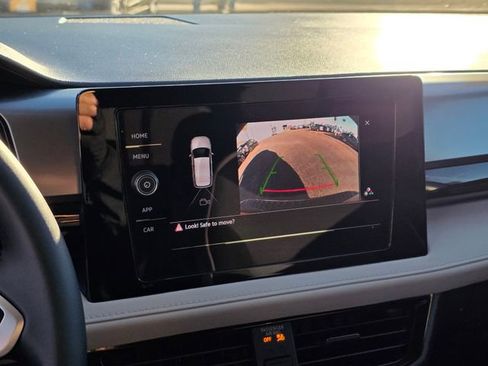 Used 2025 Volkswagen Taos S image 27