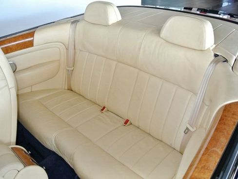 Used 2009 Bentley Azure RWD image 27