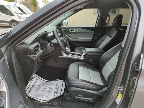 Certified 2024 Ford Explorer XLT w/ Equipment Group 202A AWD/4WD image 11