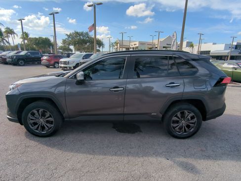 Used 2022 Toyota RAV4 Limited image 8