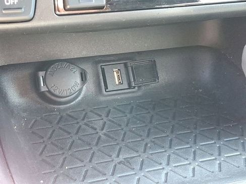 Used 2022 Toyota RAV4 SE image 30