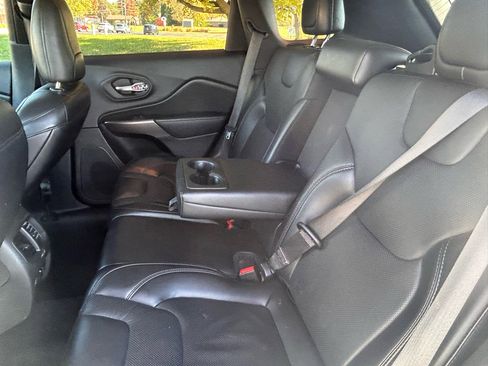 Used 2021 Jeep Cherokee Limited image 13