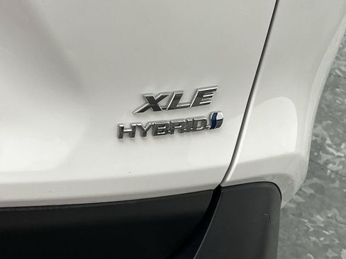 Used 2022 Toyota RAV4 XLE w/ XLE Grade Weather Package AWD/4WD image 29