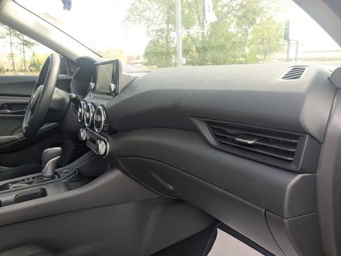 Used 2025 Nissan Sentra S image 32