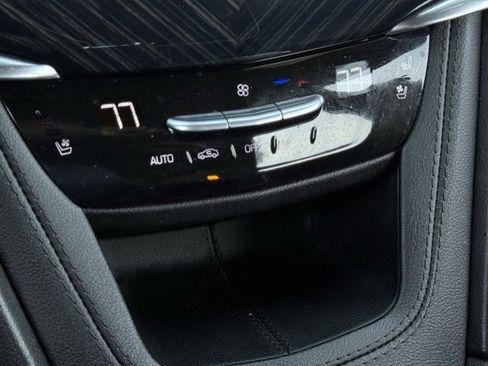 Used 2023 Cadillac XT6 Premium Luxury image 19