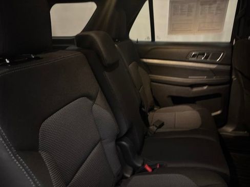 Used 2019 Ford Explorer XLT w/ Equipment Group 201A AWD/4WD image 21