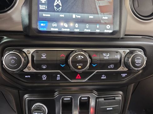 Used 2021 Jeep Wrangler Sport AWD/4WD image 20