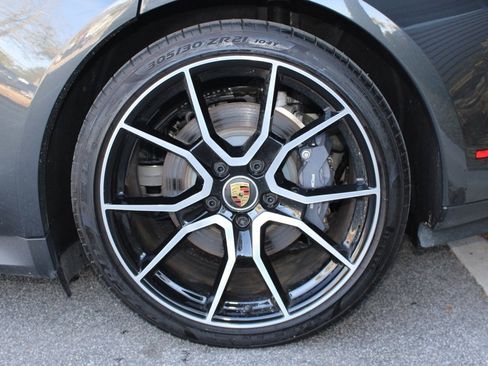 Used 2023 Porsche Taycan image 11