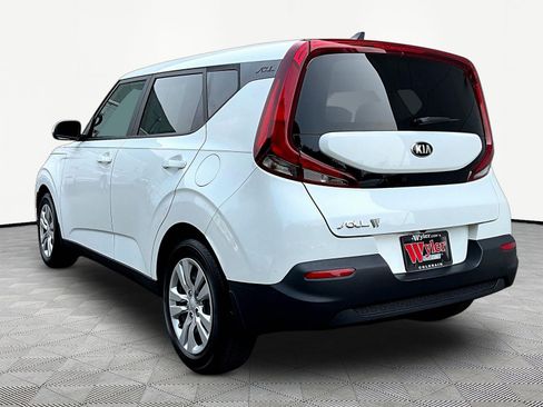 Used 2021 Kia Soul LX FWD image 4