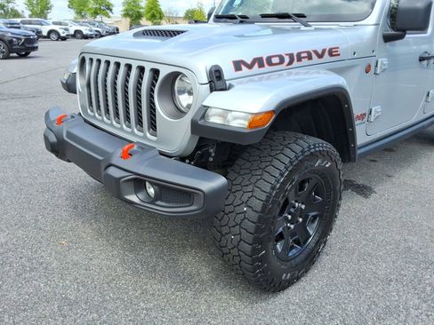 Used 2023 Jeep Gladiator Mojave w/ Cold Weather Group AWD/4WD image 9