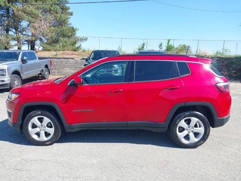 Used 2018 Jeep Compass Latitude w/ Popular Equipment Group AWD/4WD image 5