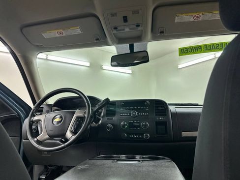Used 2013 Chevrolet Silverado 2500 LT w/ Interior Plus Package AWD/4WD image 32