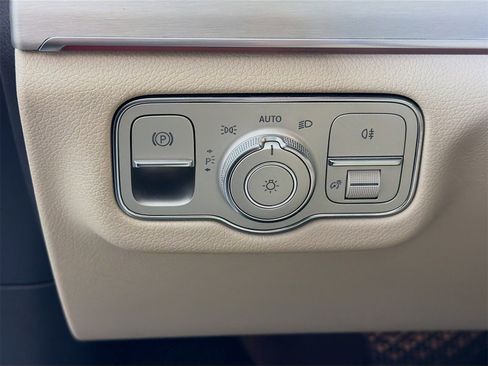 Used 2020 Mercedes-Benz GLE 350 4MATIC image 11